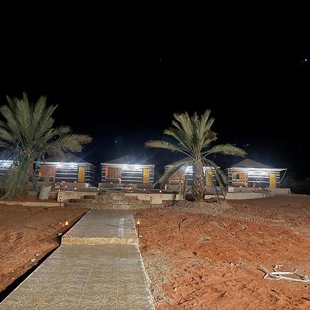 Falling Stars Camp Wadi Rum Buitenkant foto