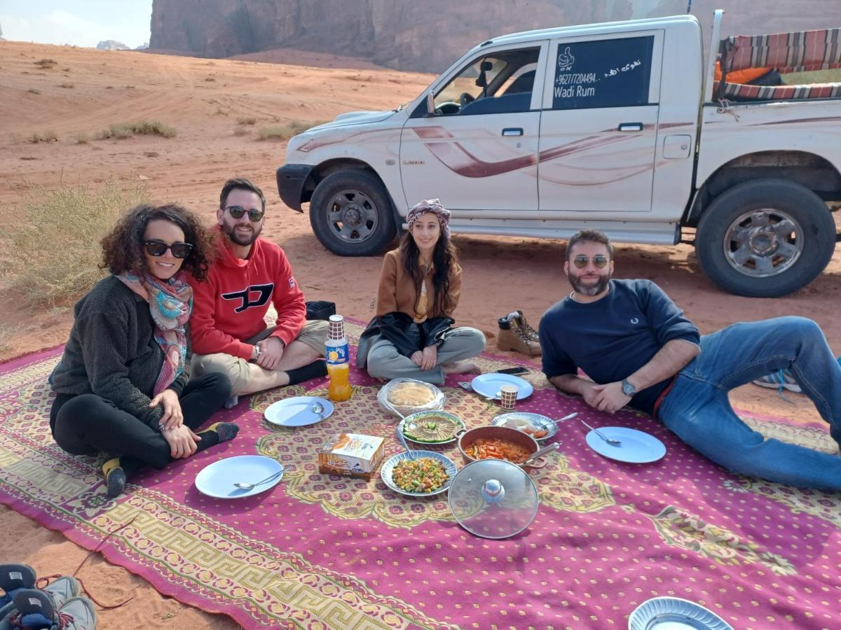 Falling Stars Camp Wadi Rum Buitenkant foto