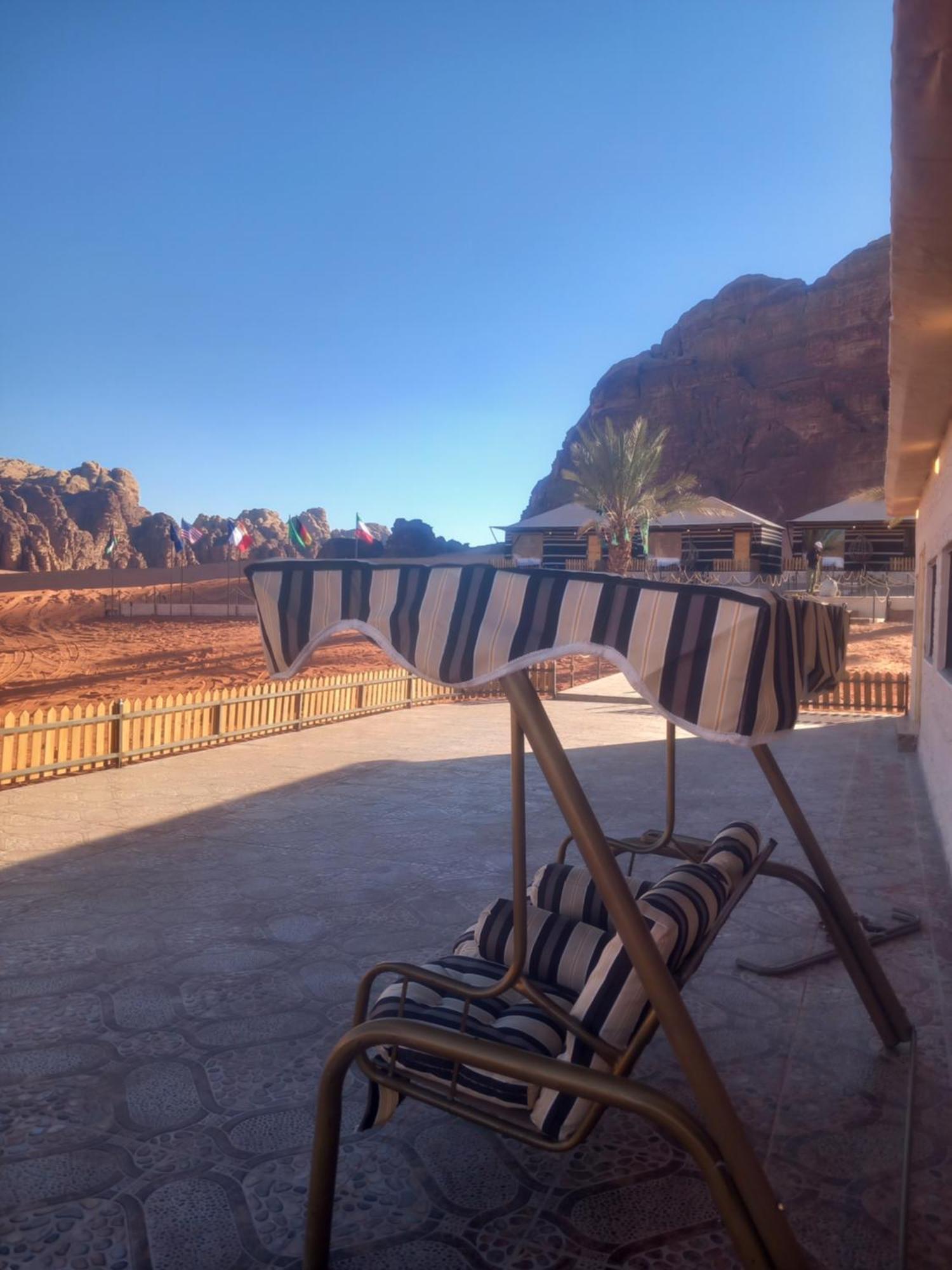 Falling Stars Camp Wadi Rum Buitenkant foto