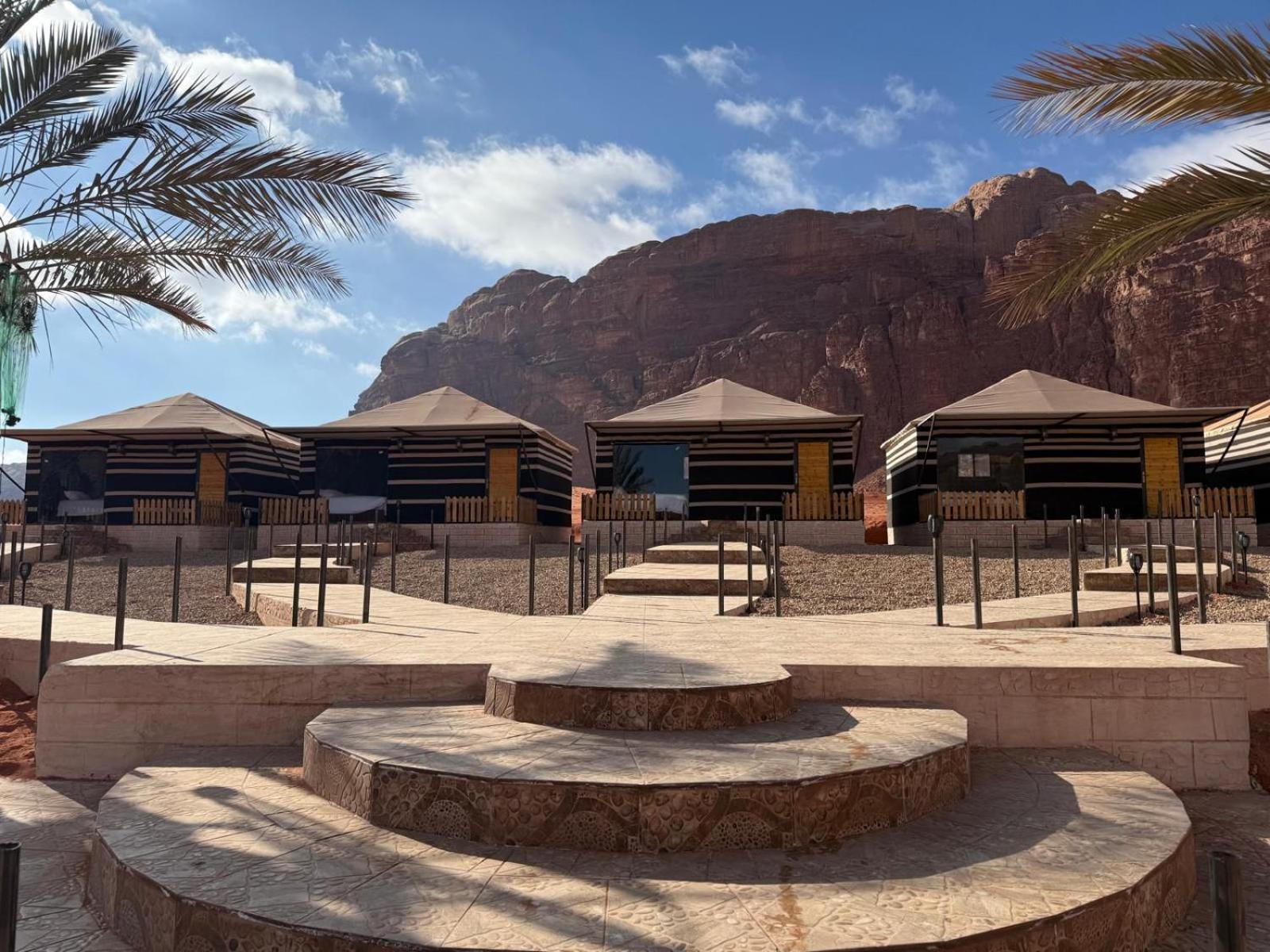 Falling Stars Camp Wadi Rum Buitenkant foto