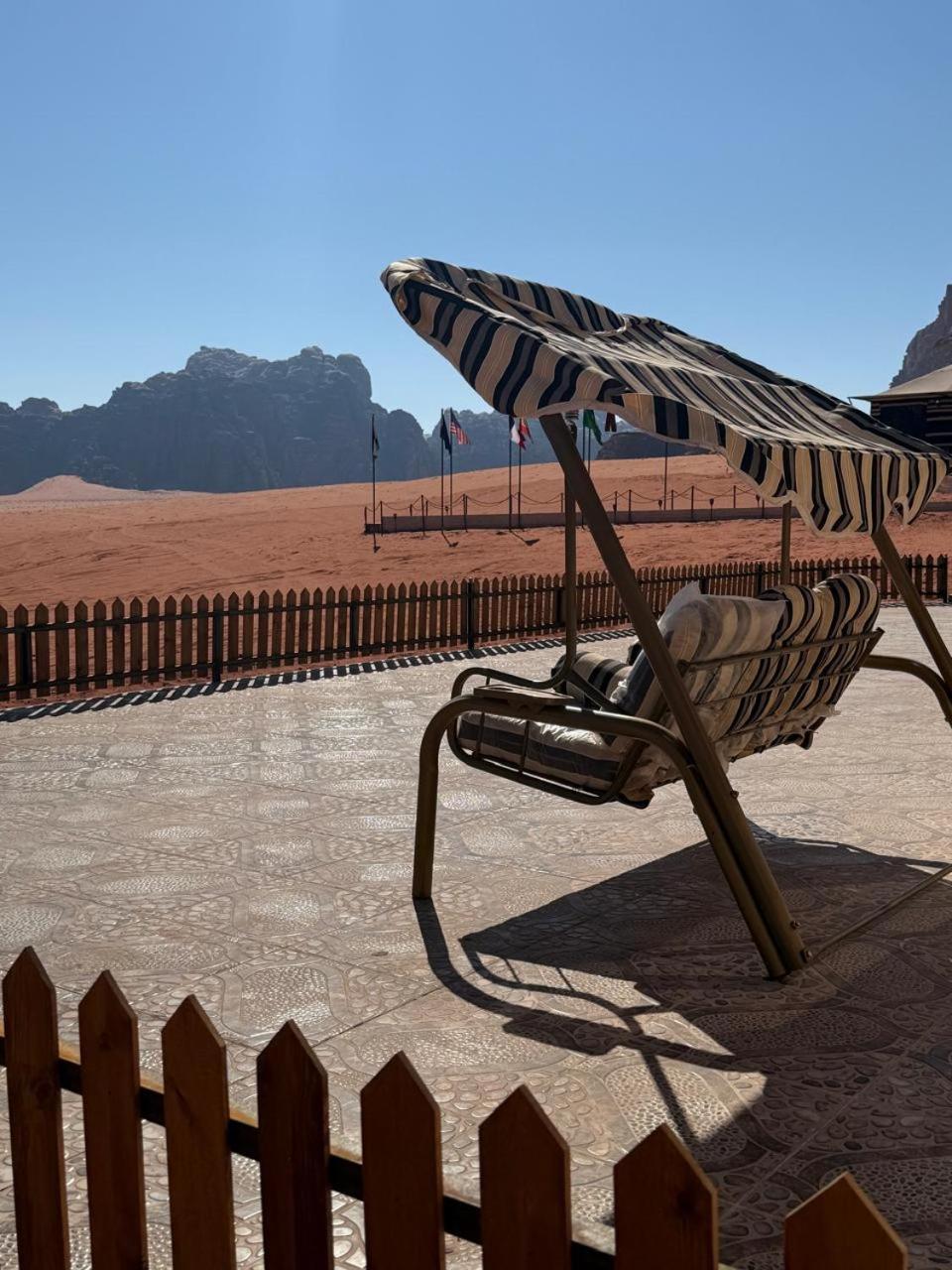 Falling Stars Camp Wadi Rum Buitenkant foto